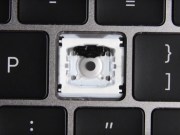 2018年款MacBookPro键盘改良秘密：加入一层硅胶薄膜