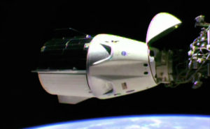 顺利接合，新型飞龙号太空船停靠国际太空站