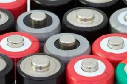 运用神奇材料 MXene 打造硅阳极，新型锂电池导电性最多增千倍