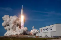 台厂机会来了！马斯克 SpaceX 要铺 1.2 万个卫星，业界点名台扬与芳兴有实力
