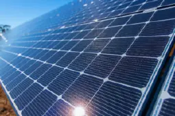 全新电子传输层登场，钙钛矿太阳能转换效率有望提高 16%