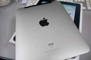 苹果通过新专利，让 iPad Smart Cover 变成第二屏幕