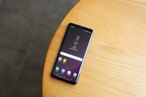 三星 10 周年机 Galaxy S10 有 4 款？传 5G 版屏幕更大、有 6 镜头