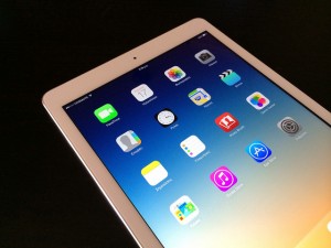 iPad 舍液晶屏幕？传苹果找日、韩商分头做 OLED、IGZO