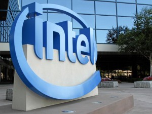 PC 回春，Intel 五年来首度上调营收