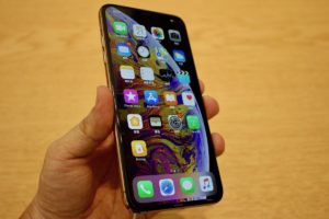 iPhone XS Max 成本价传曝光，三大零组件占近 5 成