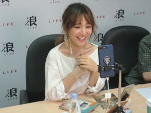 浪 Live“聚粉”再创唱片宣传新手法，歌手连线直播主飙新歌