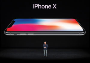 苹果秋天将停产 iPhone X 和 iPhone SE，全力冲刺 3 款新 iPhone