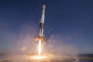 火箭回收多困难？看马斯克公布的 SpaceX 花式失败影片就知道