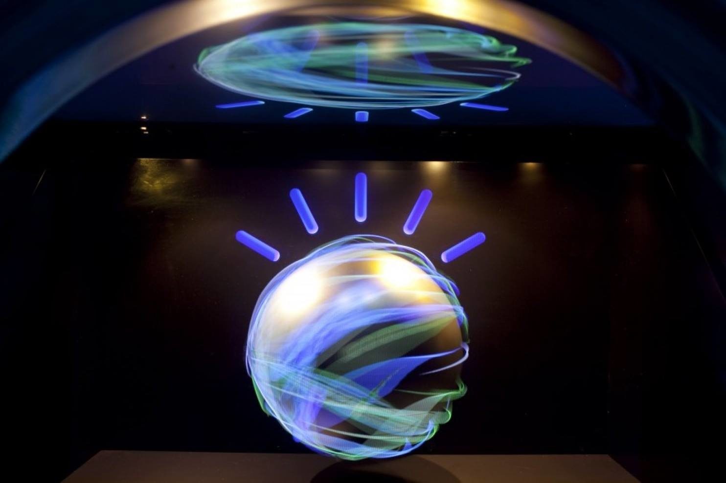 IBM Watson 太贵了，AI 大战将输给 Amazon、苹果？