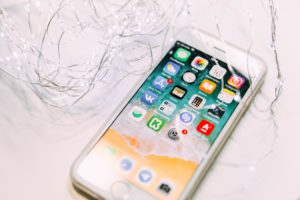 使用者爆出如果你的 iPhone 8 换过非官方屏幕，升级 iOS 11.3 后会变砖