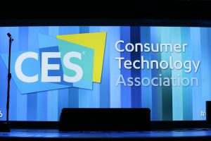 2017 年 CES 五大主流：VR、自驾车、穿戴装置、AI、IoT