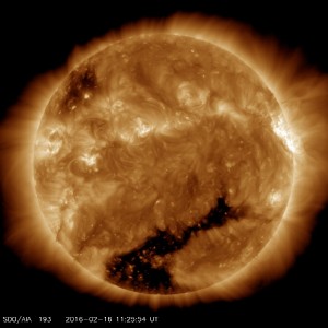 NASA 公布缩时摄影 HD 影片，窥探近一年来依旧光芒闪耀的太阳