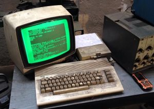 25 年来屹立不摇！有汽车维修店竟仍用 Commodore 64 电脑处理工作