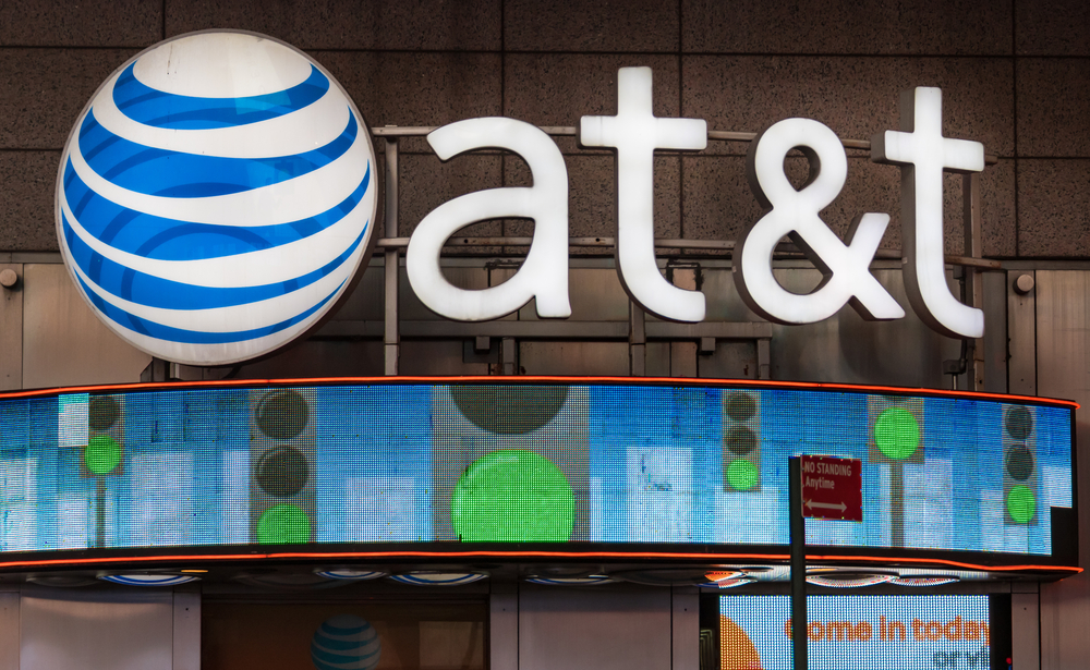 世纪购并案的背后，是谁推著 AT&T 买下时代华纳？