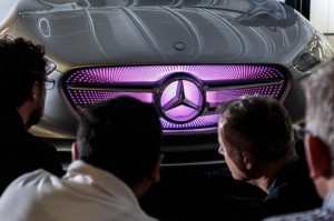 油漆就是太阳能面板? 奔驰  (Mercedes-Benz)  跨界休旅 G-Code 绿能技术惊艳北京