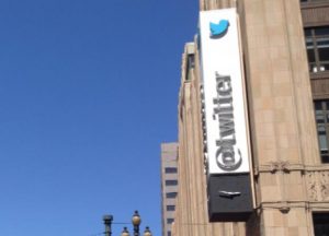 Twitter 成烫手山芋，股价大跌 13%