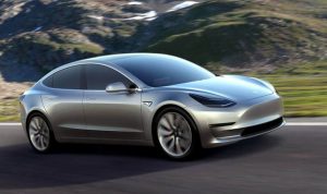 特斯拉 Model 3 量产版谍照曝光，内装规格走极简风？