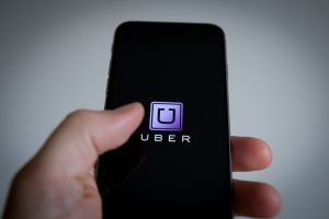 修法留 Uber，官员：最快明年可合法上路