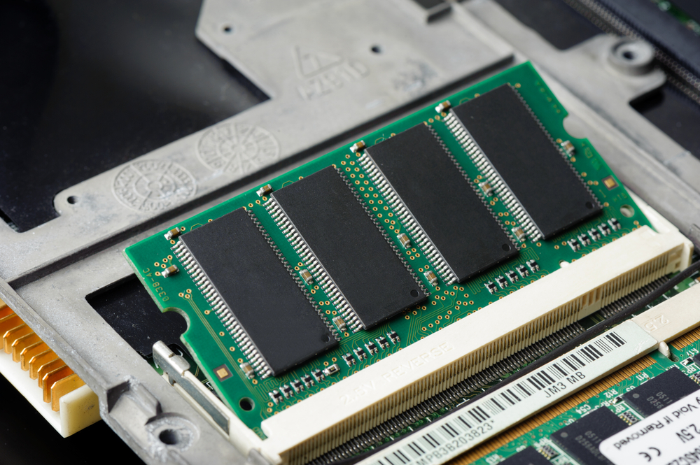 PC 用 DRAM 需求暴冲，Gartner 大幅上修半导体展望