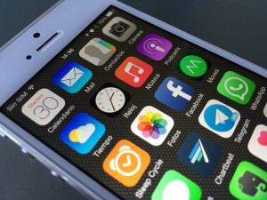 苹果 iOS 8、iOS 9 曝系统漏洞：会使屏幕锁定密码失去作用