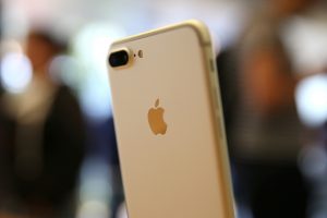 iPhone 7 成本为基本售价 1/3 的 224.8 美元 较三星 S7 的 265 美元低