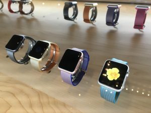 Apple Watch 想摆脱 iPhone？还有绊脚石