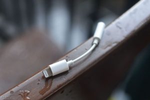 iPhone 7 耳机转接器曝光？