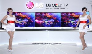 苹果带动 OLED 面板　防蓝海变红海