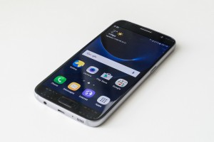 三星自夸 Galaxy S7 买气佳，野村估首月销量上看 900 万支