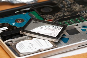 连四季主流 SSD 合约价跌幅达 10%，推升 2016 年笔电 SSD 搭载率挑战 30%