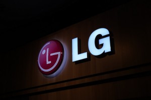 LG、飞思卡尔携手开发 ADAS，丰田拼 2020 年卖自驾车