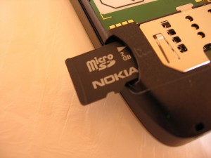 为什么愈来愈多智能手机厂商舍弃 micro SD 卡扩充？