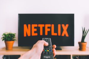 坐拥金鸡母，Netflix 对苹果说不