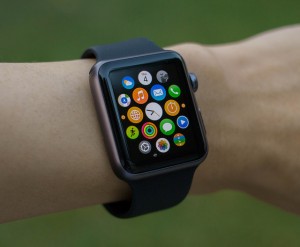 Apple Watch 面板单被抢，LGD 砸 1 兆韩圜建新厂