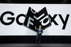 三星 Galaxy Fold 或于 7 月上市，对战华为 Mate X