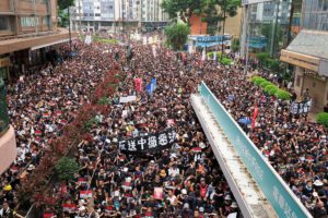 中国企图操纵香港抗议舆论，YouTube 关闭 210 频道
