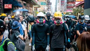零组织、零领导人，拆解百万人反送中蜂群策略