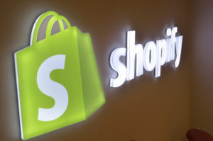 Shopify 借机器学习压低物流成本，股价创历史新高