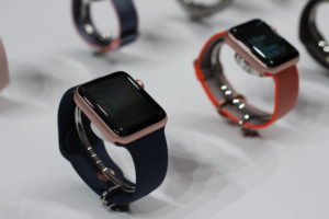 Apple Watch 屏幕边缘出现裂纹？你或许可以免费换屏幕