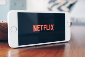 Netflix 安了！近八成用户无意跳槽 Disney+、Apple TV+