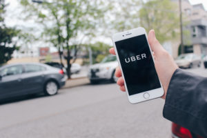 非常时期求应变，Uber 提供外部职缺供司机转职