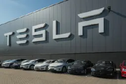 车辆报废也不用换电池，特斯拉成功申请 4,000 次充放电和 160 万公里电池专利