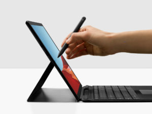 首款搭载 Arm 架构处理器的 Surface 笔电，微软 Surface Pro X 在台上市