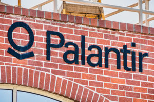 大数据独角兽 Palantir 将直接上市，估值 105 亿美元